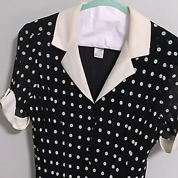 Dress ๐ - Picture 2 of 9